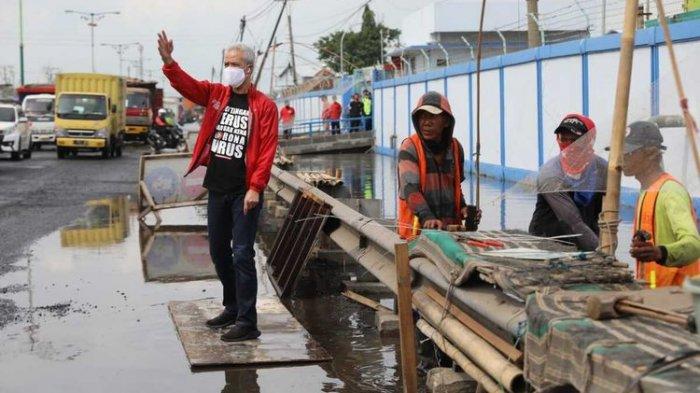 Banjir Rob Bikin Macet ke Semarang