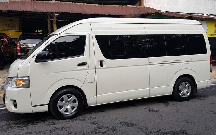 Sewa Hiace Commuter Di Jakarta