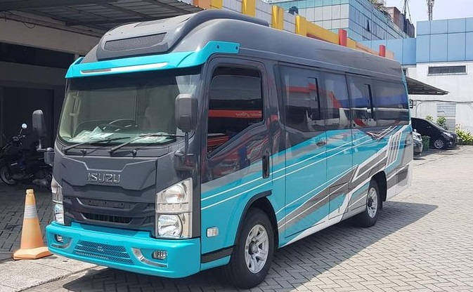 Rental Minibus Isuzu Elf Giga Jogja