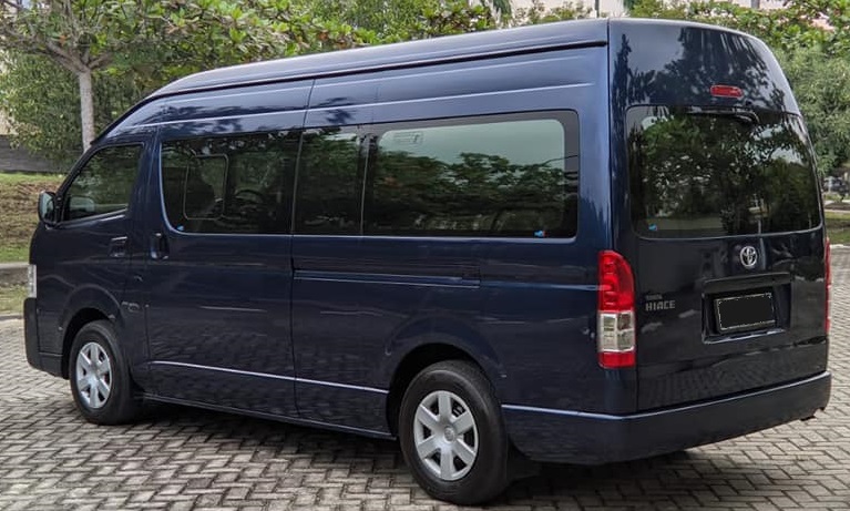 Rental Toyota Hiace Commuter Surabaya