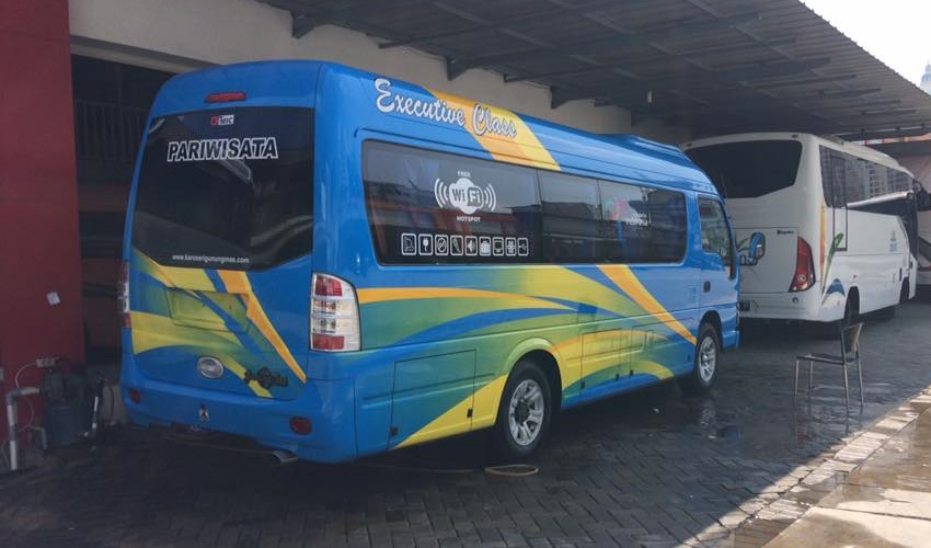 Sewa Minibus Isuzu Elf Surabaya